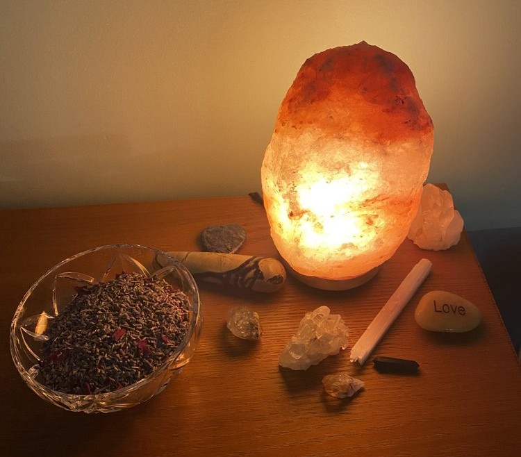 Salt lamp in Christine's treatment room